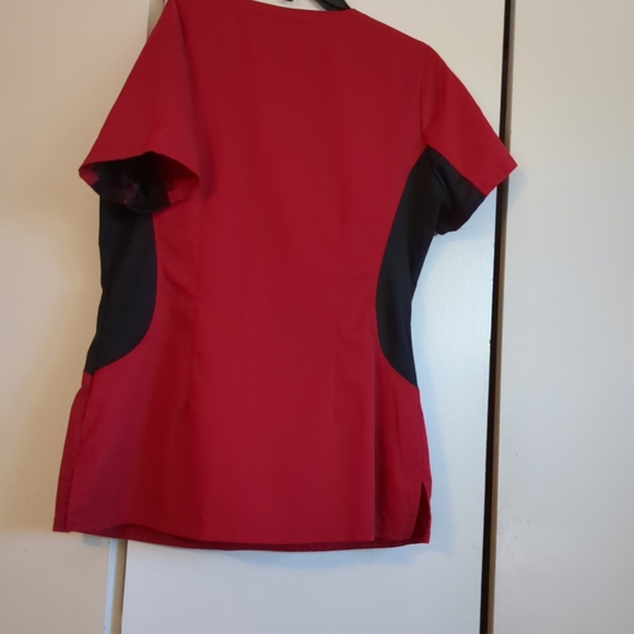 Purple label healing hands medium red scrub top - Picture 5 of 10